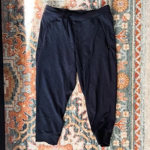 Lululemon Balancer Cropped Pant 22” LIKE NEW
